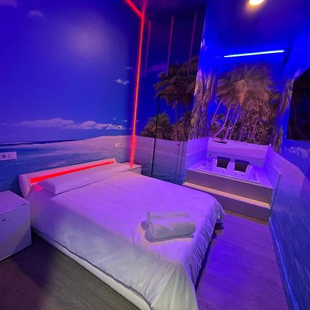 Habitacion Con Jacuzzi Y Bano Privado Madrid Luaran gambar
