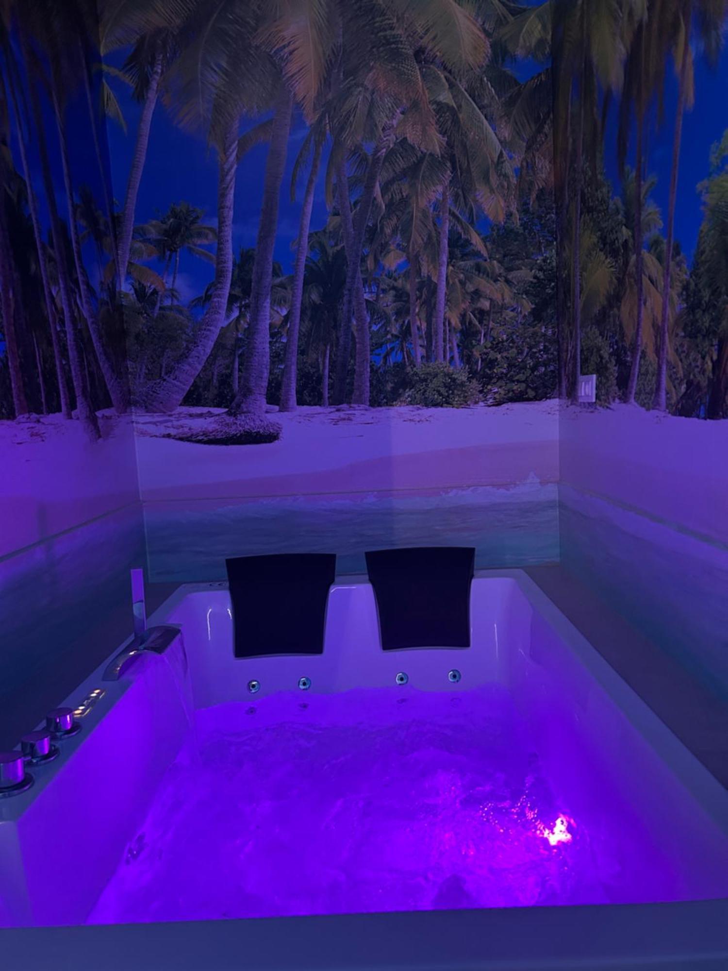 Habitacion Con Jacuzzi Y Bano Privado Madrid Luaran gambar
